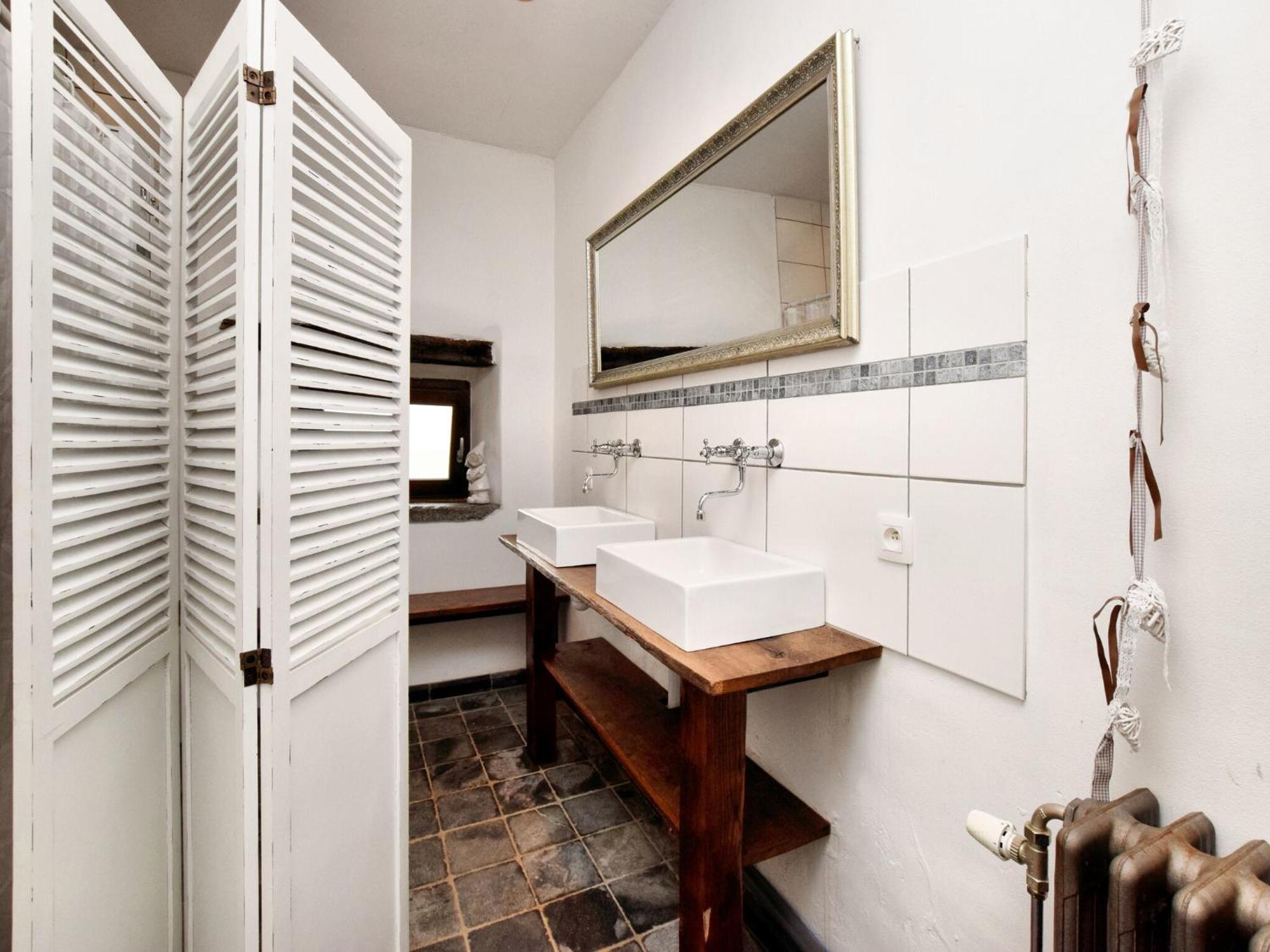 Spacious Holiday Home In Lierneux With Garden ภายนอก รูปภาพ