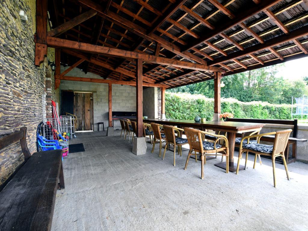 Spacious Holiday Home In Lierneux With Garden ภายนอก รูปภาพ