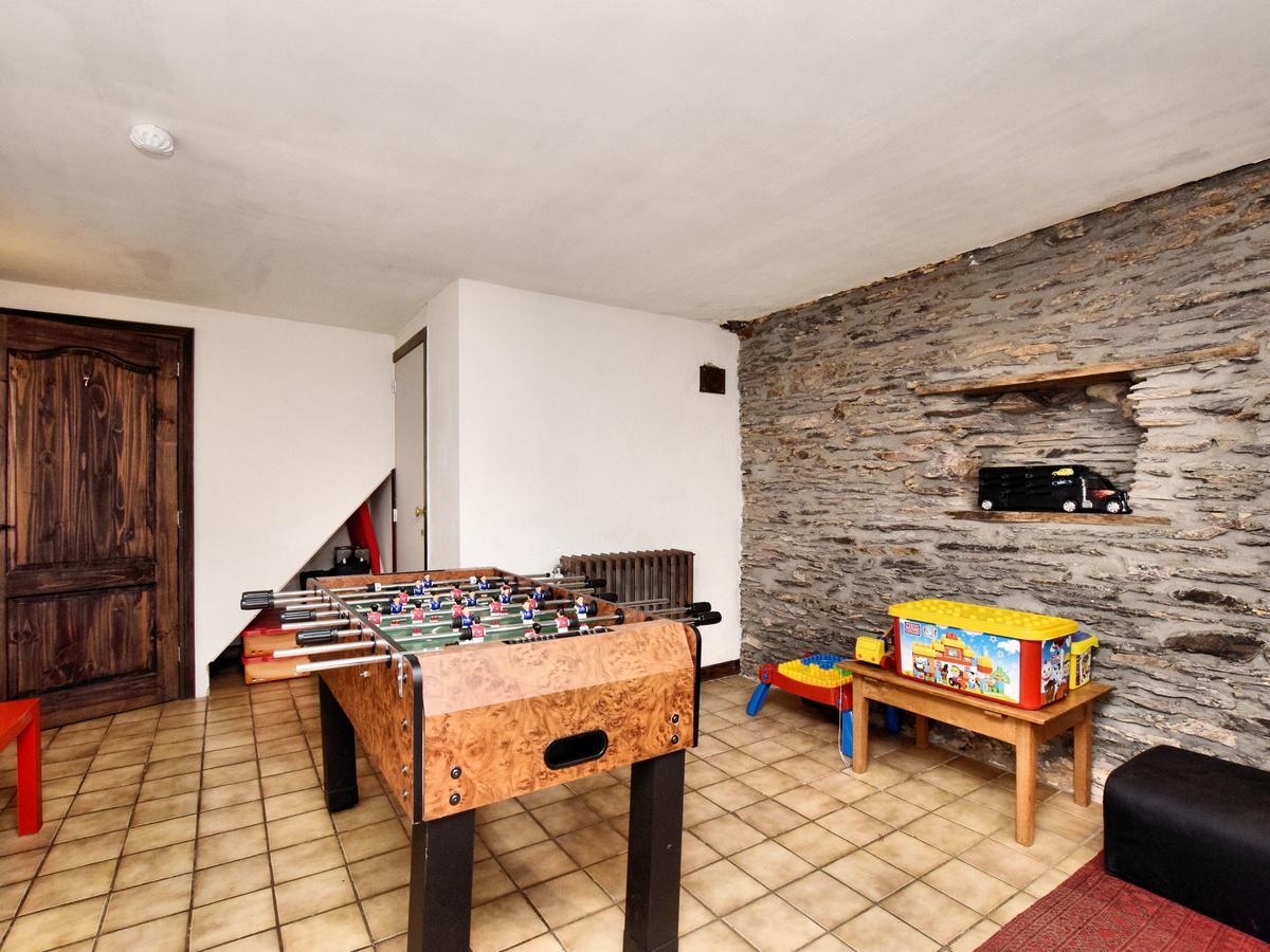 Spacious Holiday Home In Lierneux With Garden ภายนอก รูปภาพ