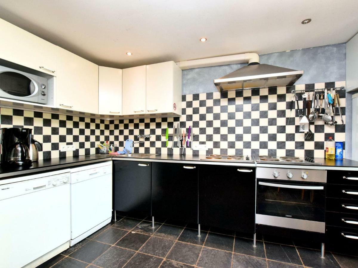 Spacious Holiday Home In Lierneux With Garden ภายนอก รูปภาพ